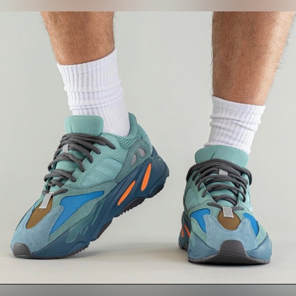 Brandnew Adidas Yeezy Boost 700 Azure Size 7 Men’s/9Womens - Picture 14 of 14